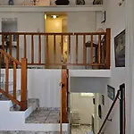 Rinio House In Adamas Feriehus Mytakas