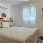 Rinio House In Adamas