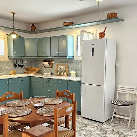 Rinio House In Adamas Nyaraló