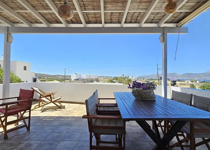 Rinio House In Adamas